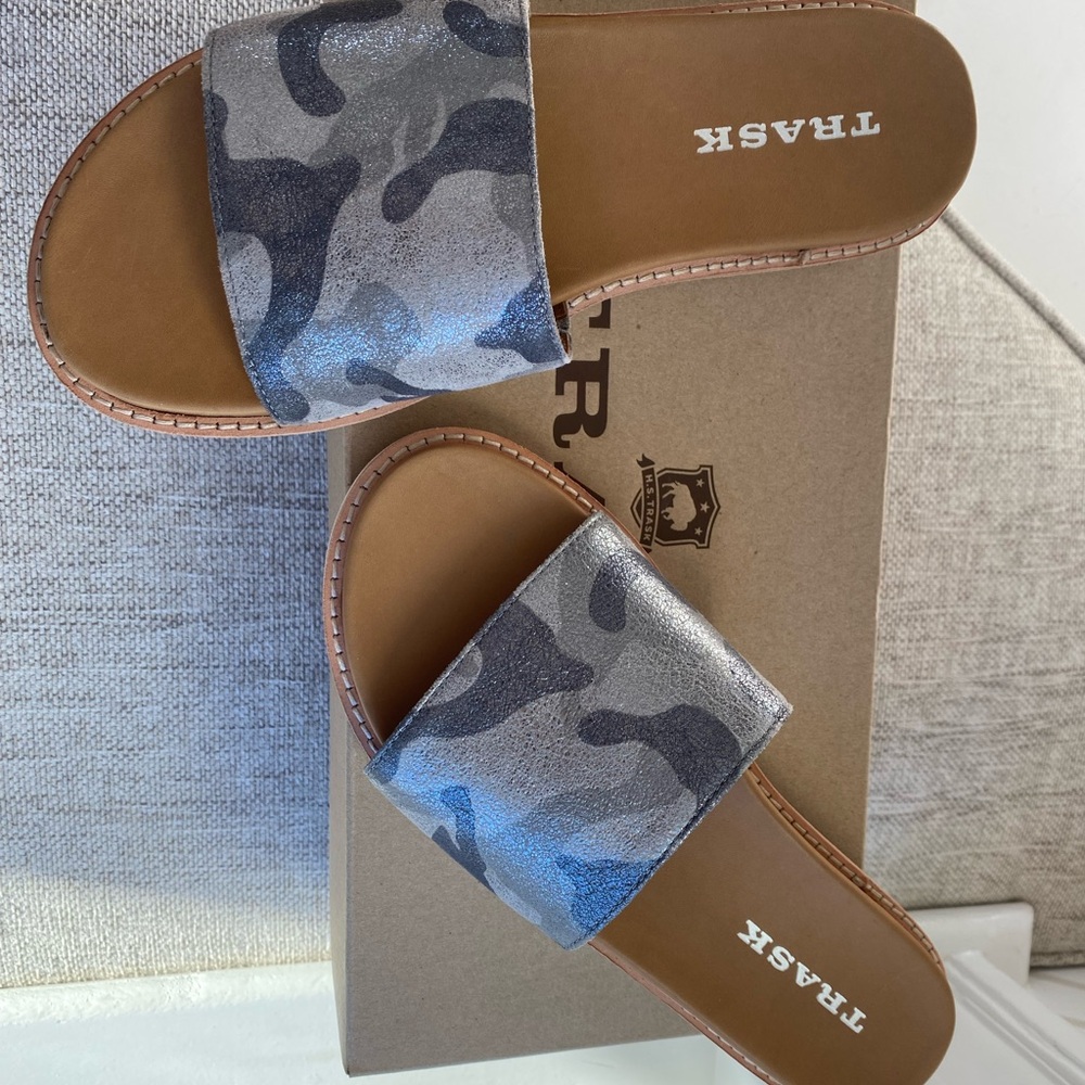 Trask womens camo pewter slide sandals 6.5 new